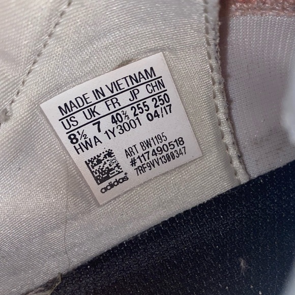 Adidas Pink Tennis shoes - Picture 7 of 8